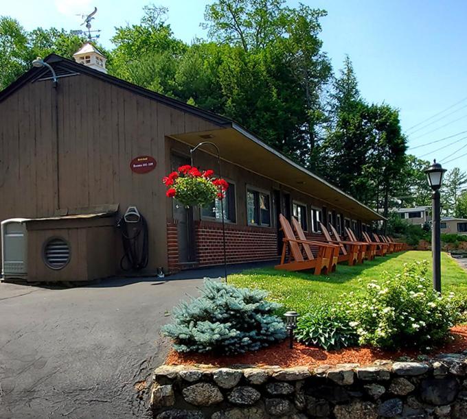 Birch Knoll Motel Лакония Экстерьер фото
